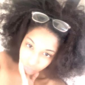 Meet your Posher, Makayla